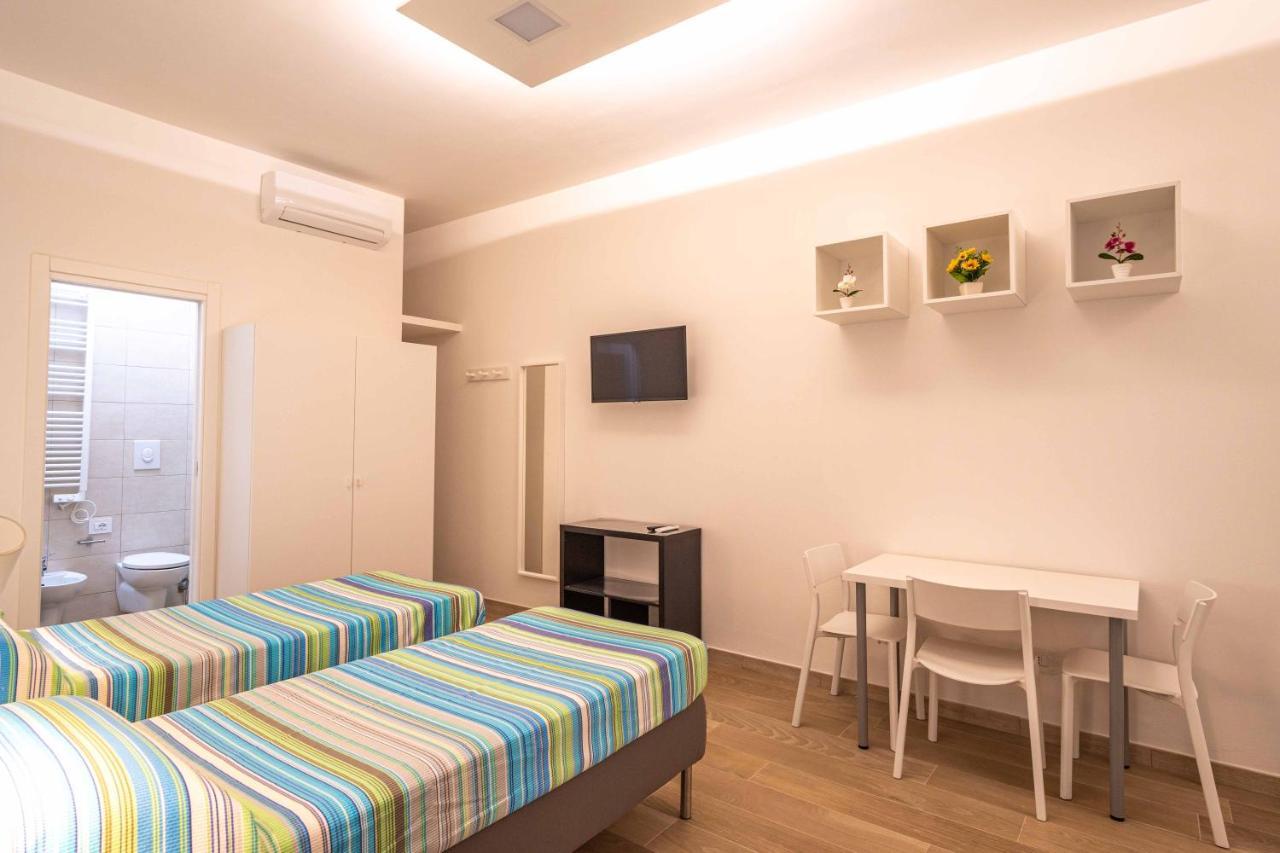 Seven Notes Guest House Bari Buitenkant foto